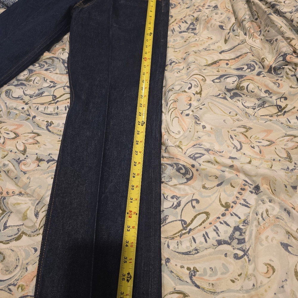 Levi's - Picture 4 of 8